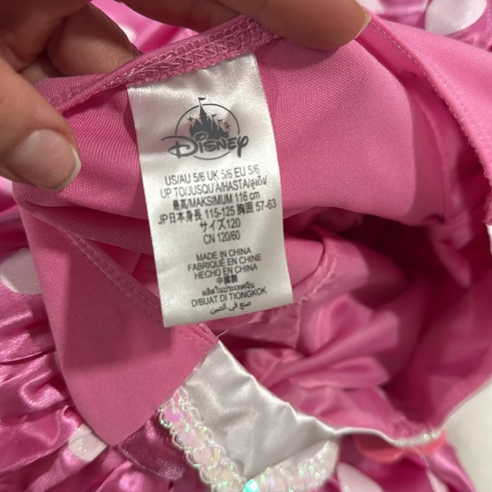 Like new Minnie costume no gloves, never worn